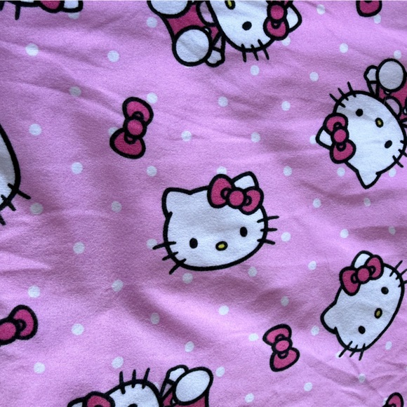 Hello Kitty Sanrio Shorts & Short Sleeve Pajama Set in Pink Size Medium - Picture 6 of 9